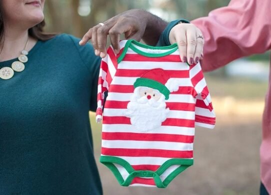 Holiday Pregnancy Announcement