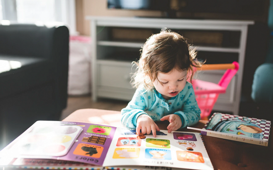 The Benefits of Reading to Your Little One